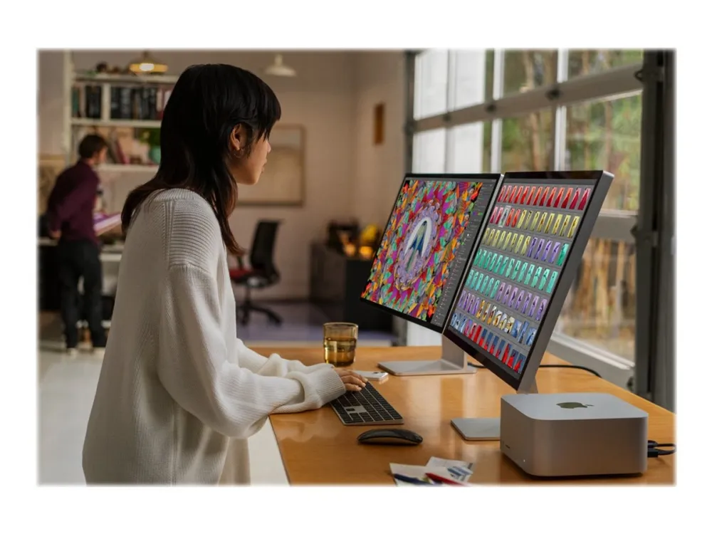 Apple Mac Studio - USFF M3 Ultra - RAM 96 GB - SSD 1 TB - M3 Ultra 60-core - Gigabit Ethernet, 10 Gigabit Ethernet, 5 Gigabit Ethernet, 2.5 Gigabit Ethernet, IEEE 802.11ax (Wi-Fi 6E), Bluetooth 5.3 - macOS Sequoia 15.0 - skærm: ingen - sølv