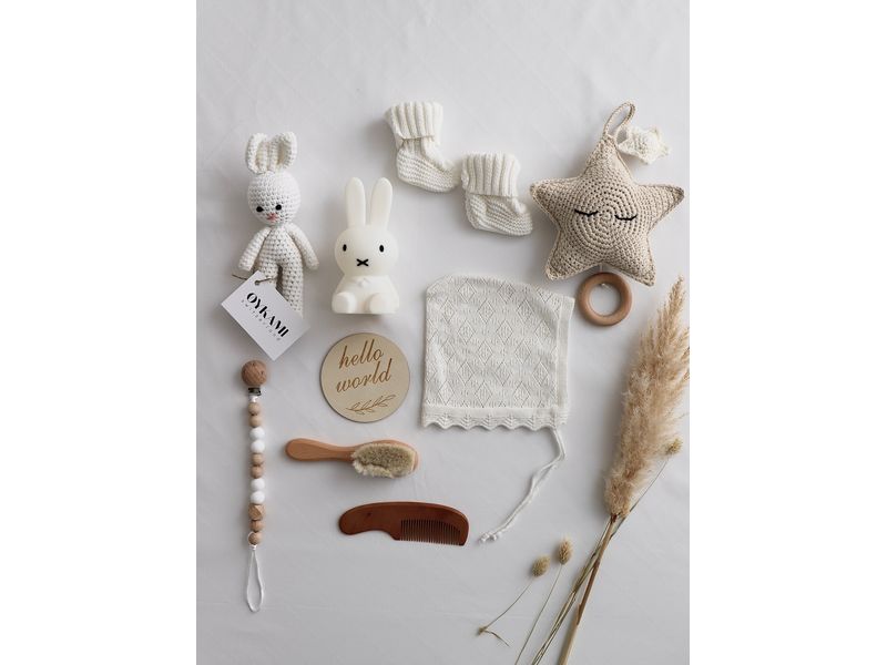 Oykami Geschenkset Savannah Baby-Geschenkbox in neutralen Farben mit Miffy-Nachtlicht