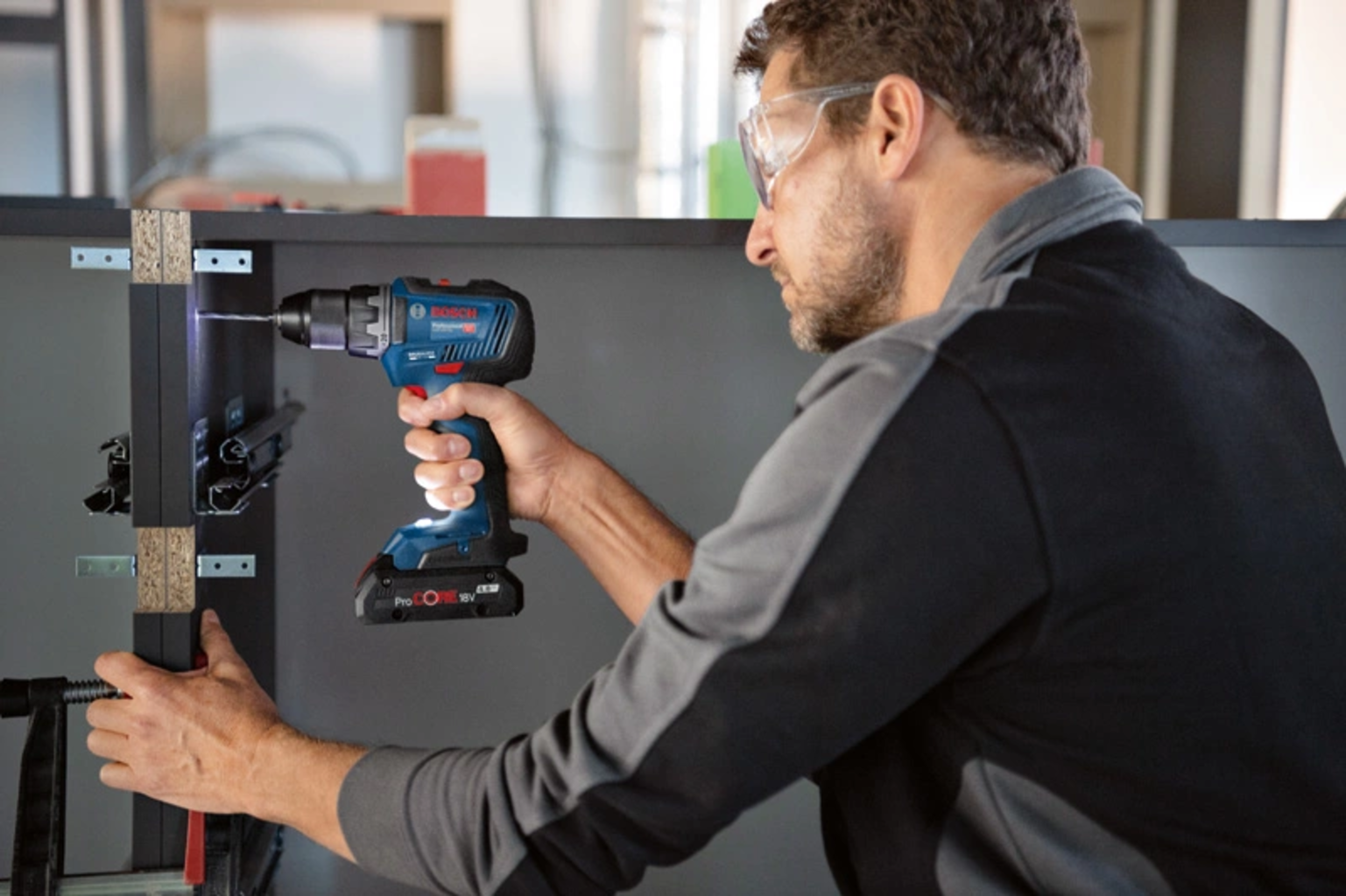 Bosch Professional  GSR 18V-55 Akku-Bohrschrauber, ohne Akku    Kompakter Bohrschrauber ideal für Einsteiger
