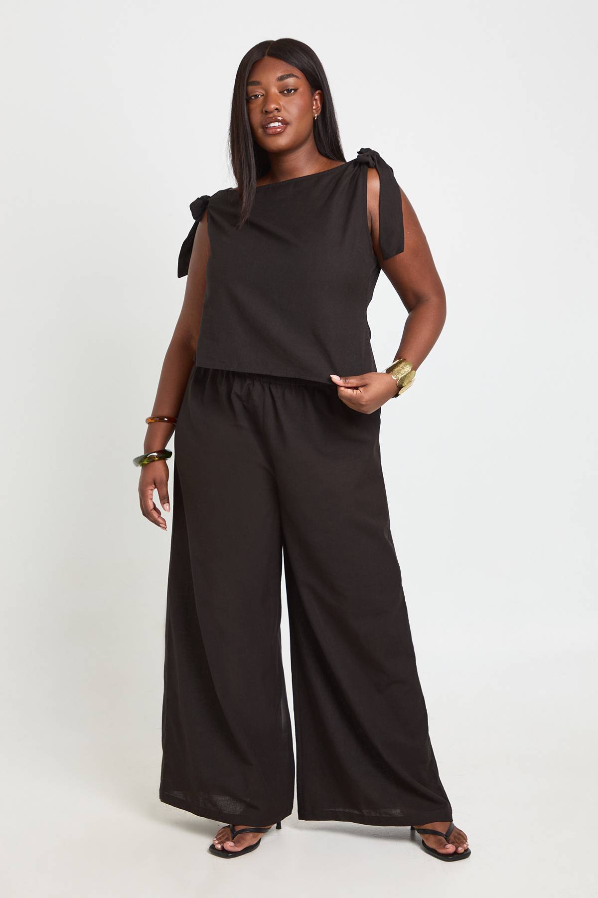 boohoo Ensemble Coordonné Grande Taille Haut Col Bateau À Épaules Nouées Et Pantalon