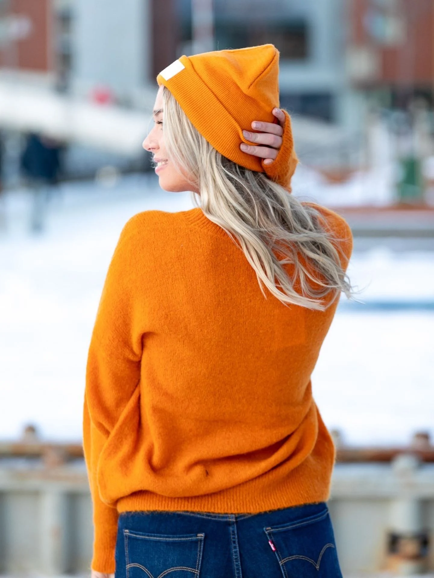 Femme Mohair O-Neck Pullover