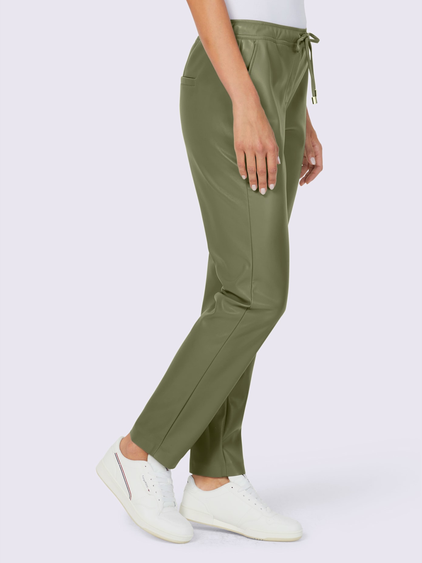 Pantalon en imitation cuir synthétique joliment brillant