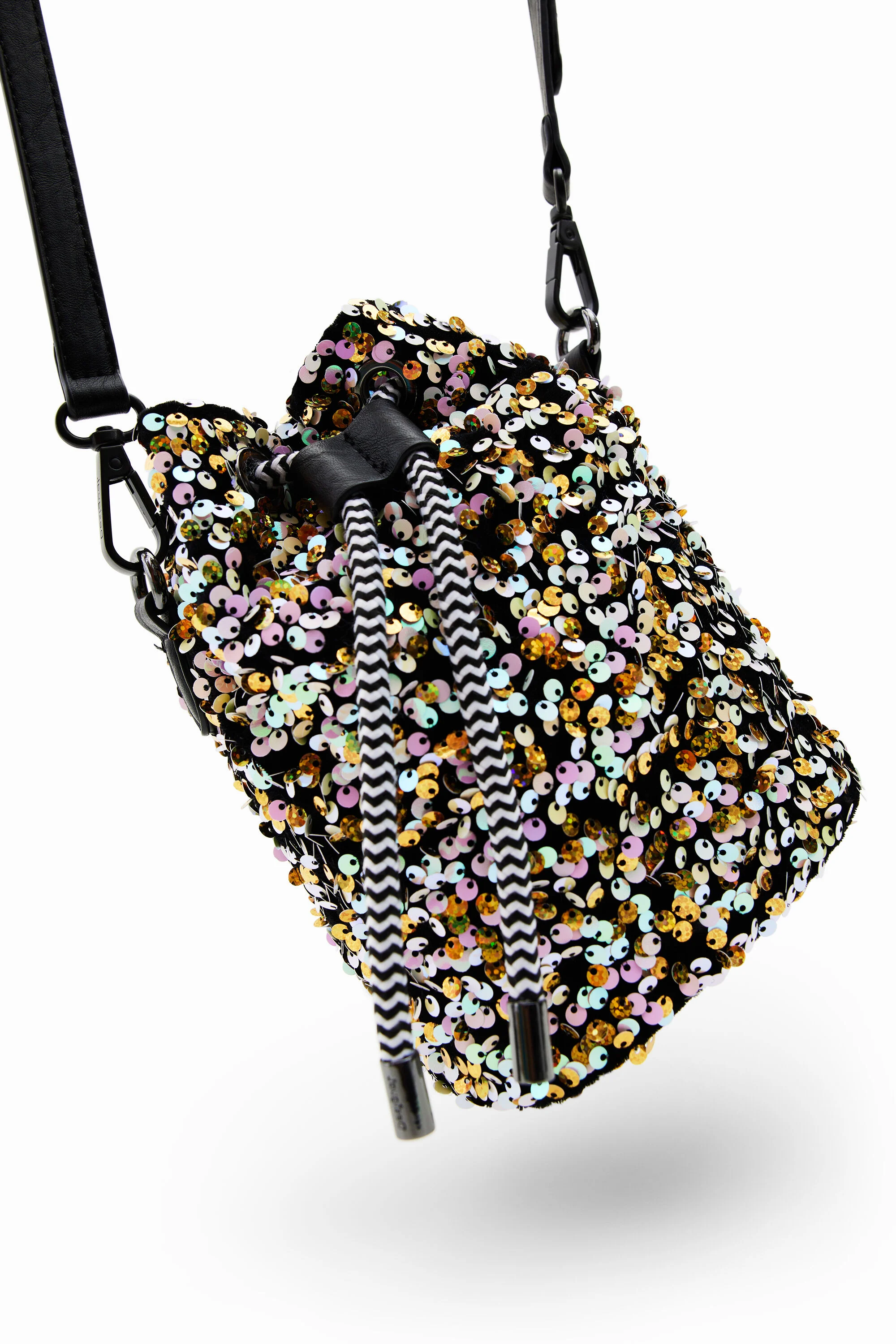 Bolsa pequena tipo saco com lantejoulas