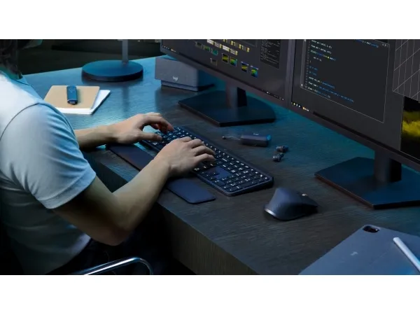 Logitech® | MX Keys S Combo  - Tastatur og mus-sæt - bagbelyst - trådløs - Bluetooth LE - QWERTY - Nordisk layout - Graphite