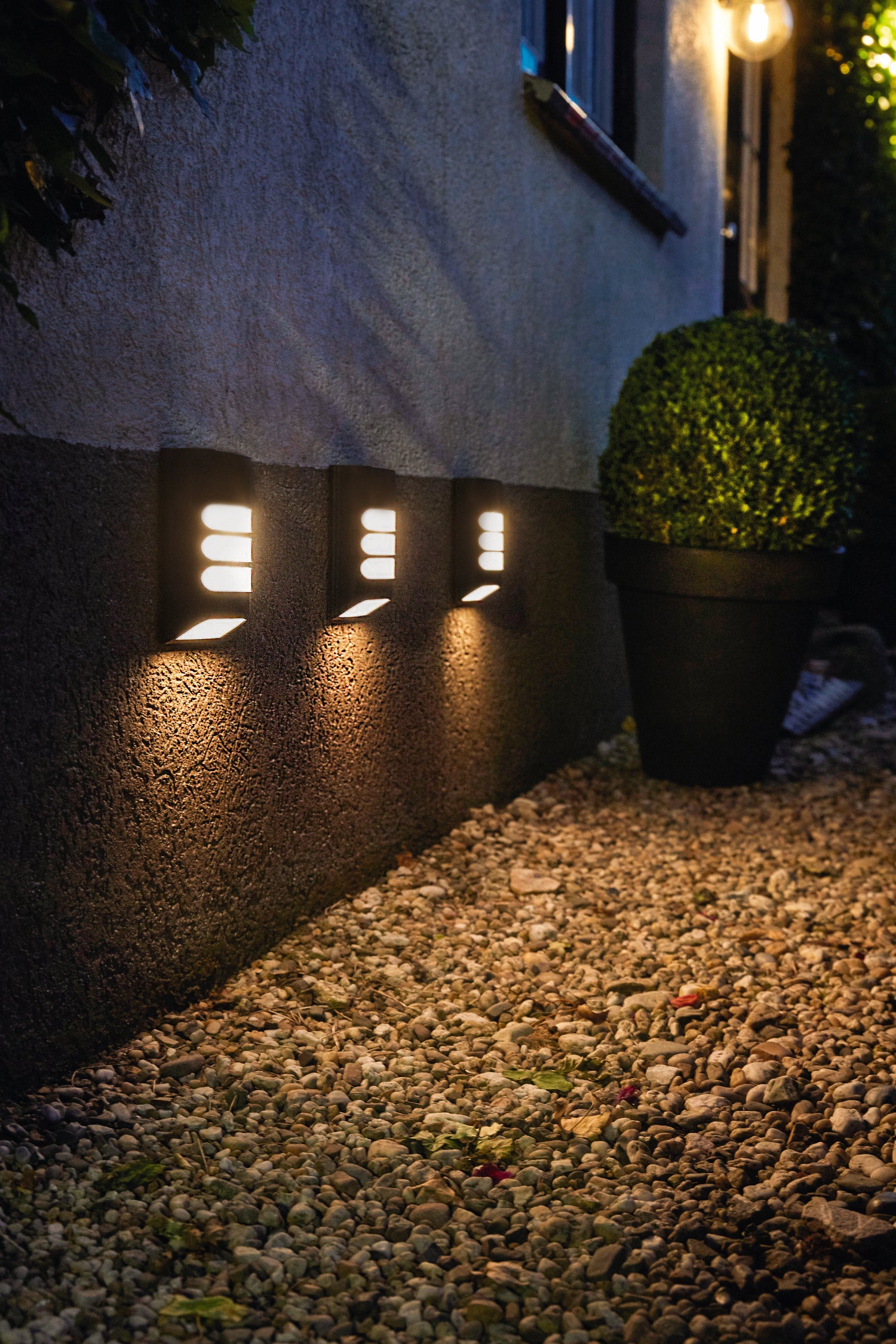 Luxform Lighting solar wandlamp Indiana zwart 11 x 4,9 x 16 cm