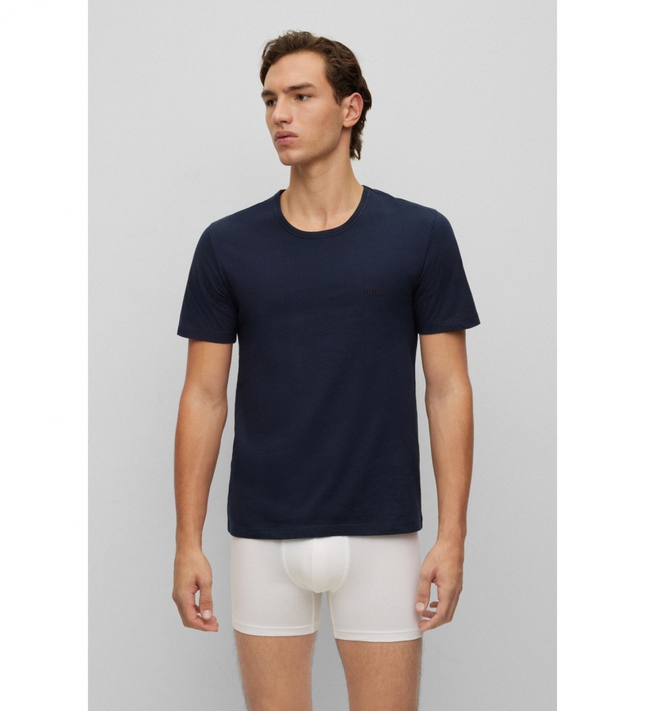 Conjunto de 3 camisetas com o logotipo da BOSS nas cores azul, branca e azul-marinho.
