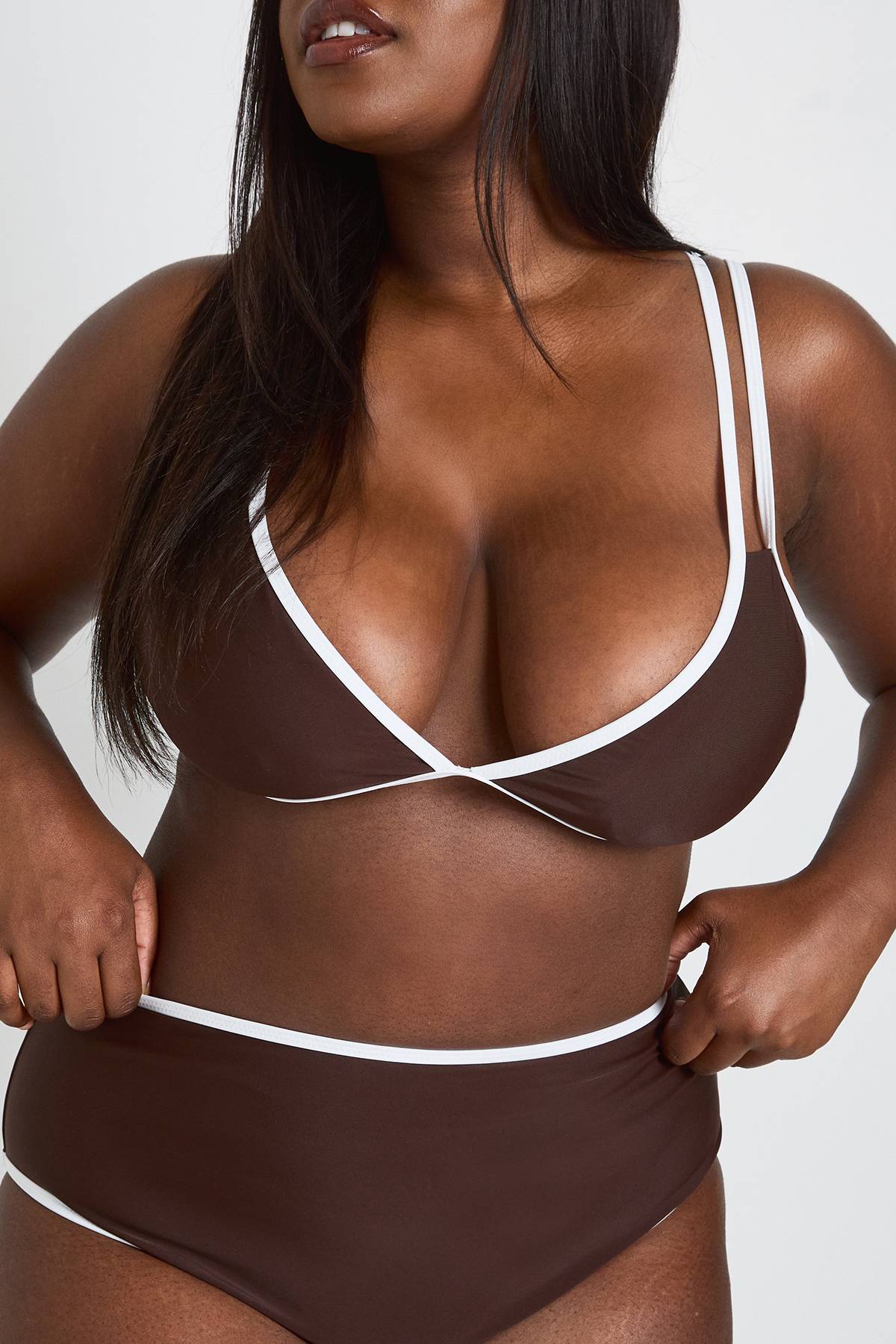 boohoo Ensemble Bikini Grande Taille Haut Triangle À Bords Contrastés Et Bas Taille Haute