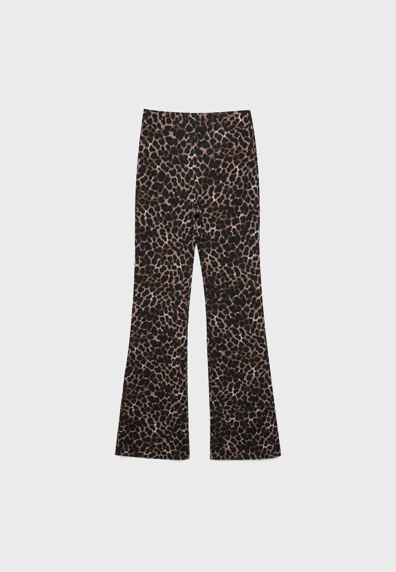 Calça boca de sino com estampa animal