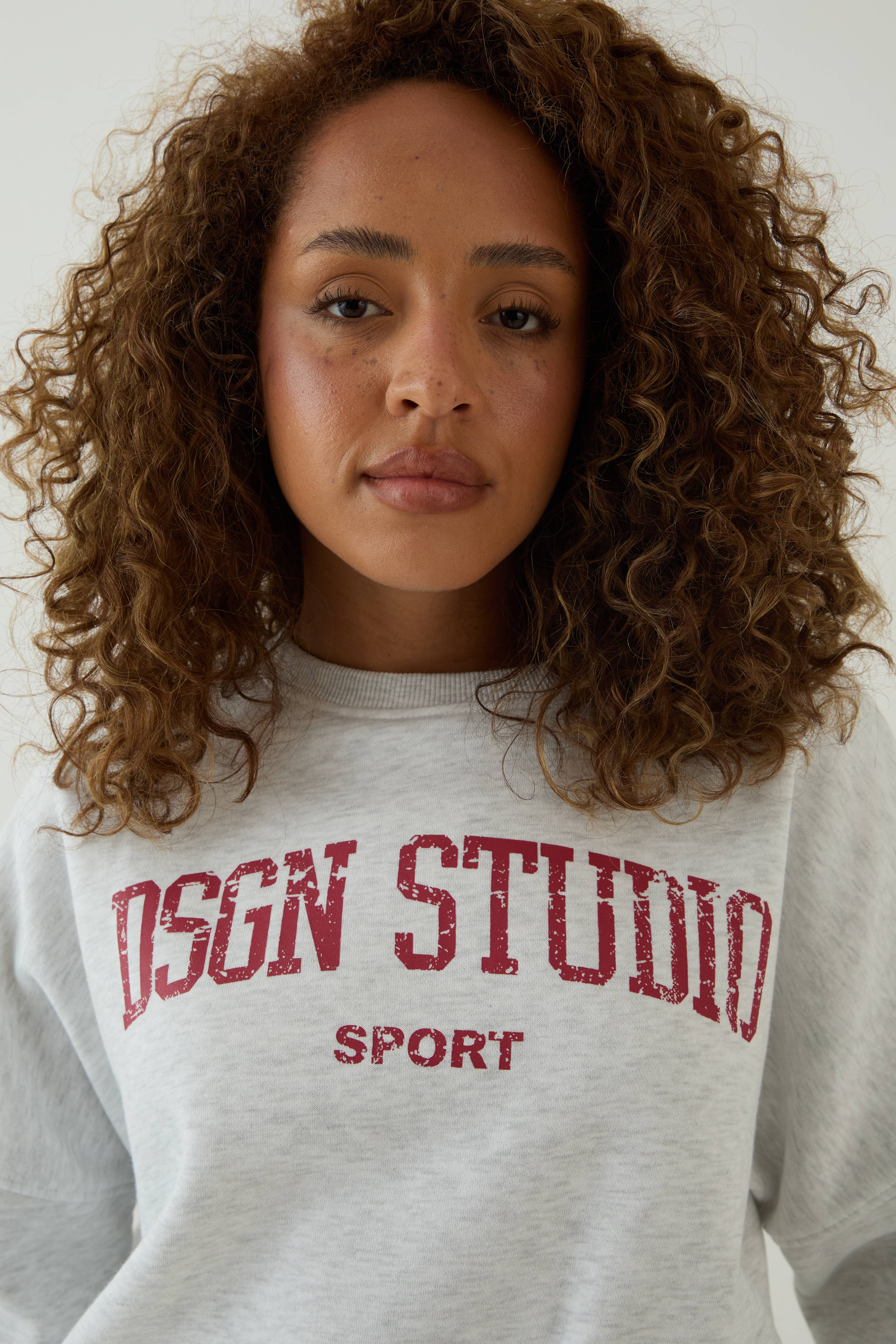 Sweat-shirt Col Rond Manches Bouffantes Imprimé Universitaire Dsgn Studio
