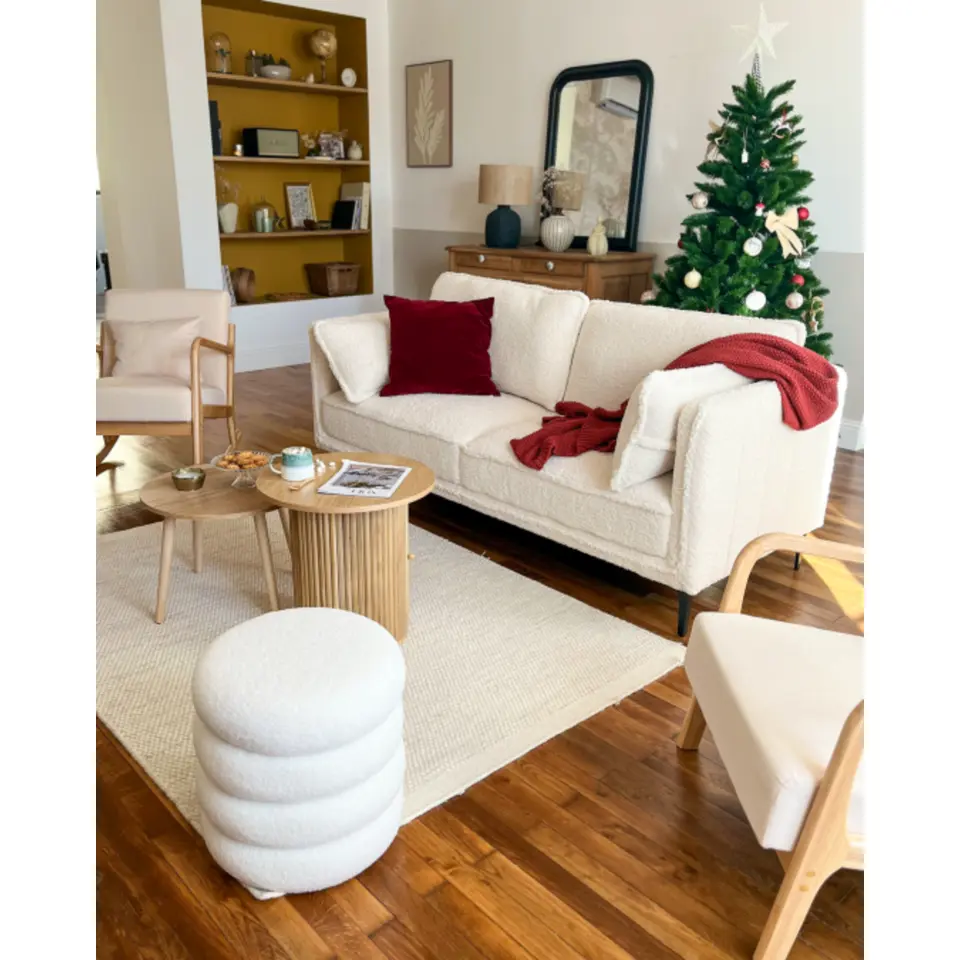 Pouf met witte krullen in Scandinavische stijl