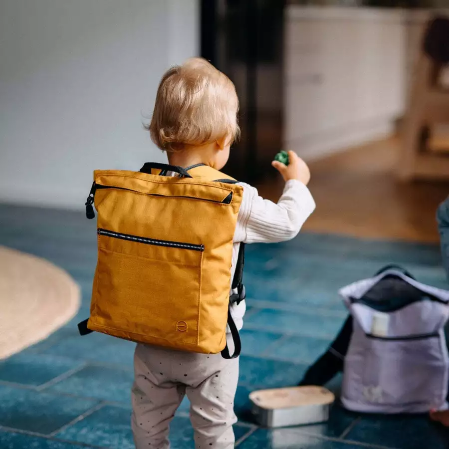 Anna und Oskar Fairer Kinderrucksack Kalle Mini Senfgelb