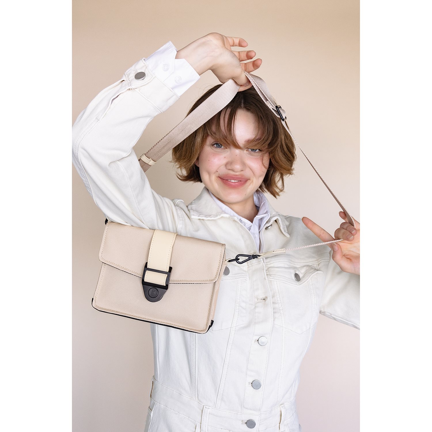 Bold Banana Crossbody M natural nude