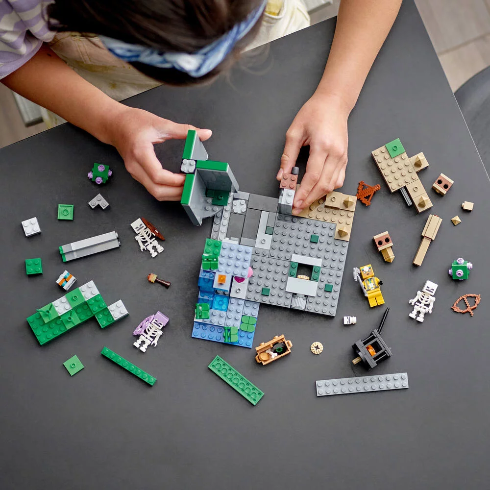 LEGO®MINECRAFT™ 21189 - LE DONJON SQUELETTE