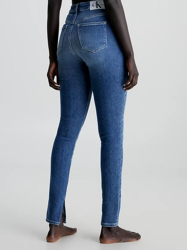 Calça jeans super skinny de cintura alta até o tornozelo
