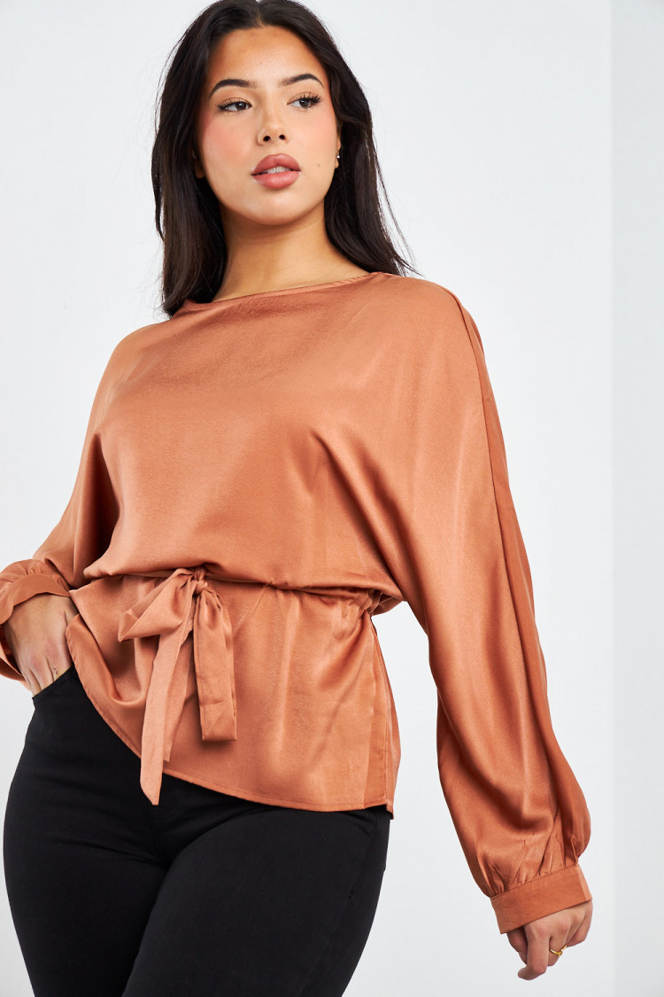 Blouse marron ceinturée