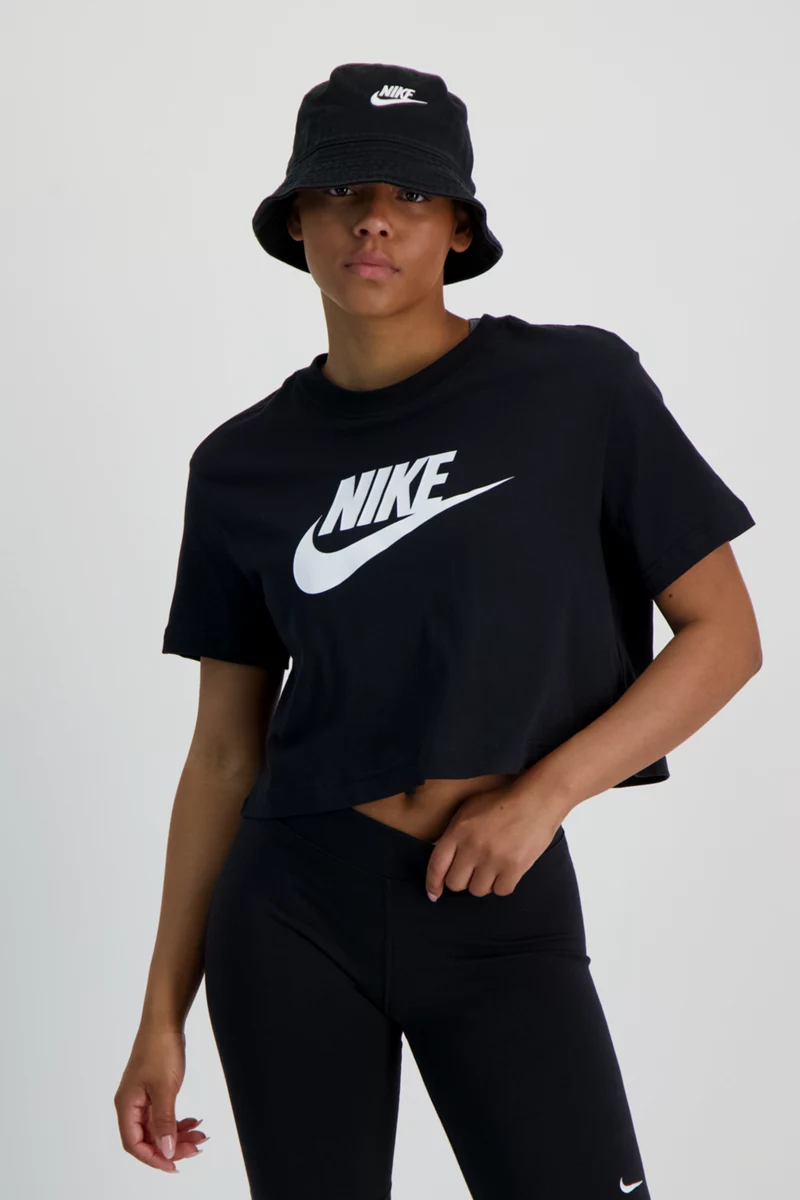 Nike Sportswear Essential Damen T-Shirt