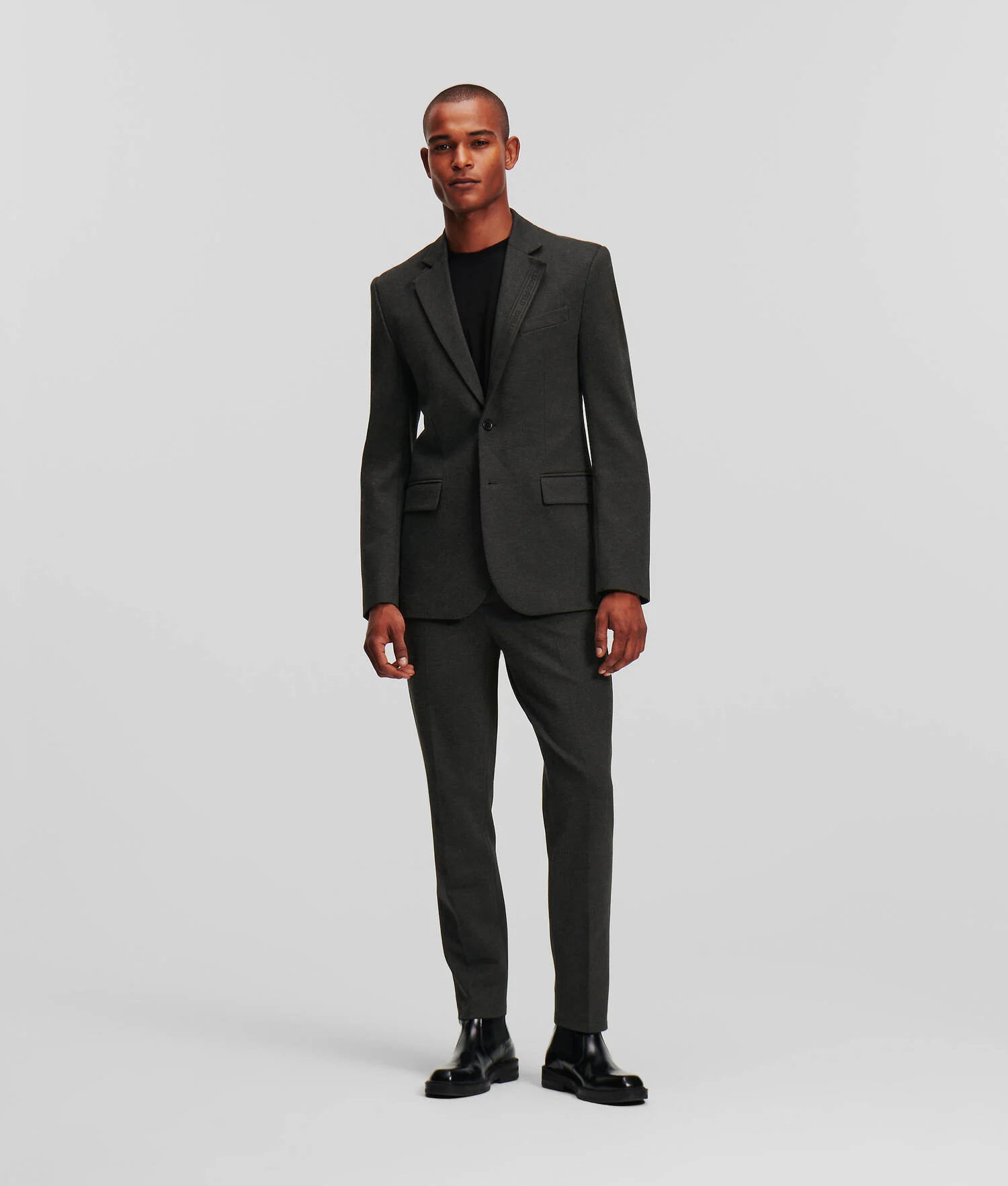 VESTE EN PUNTO À LA COUPE CLASSIQUE