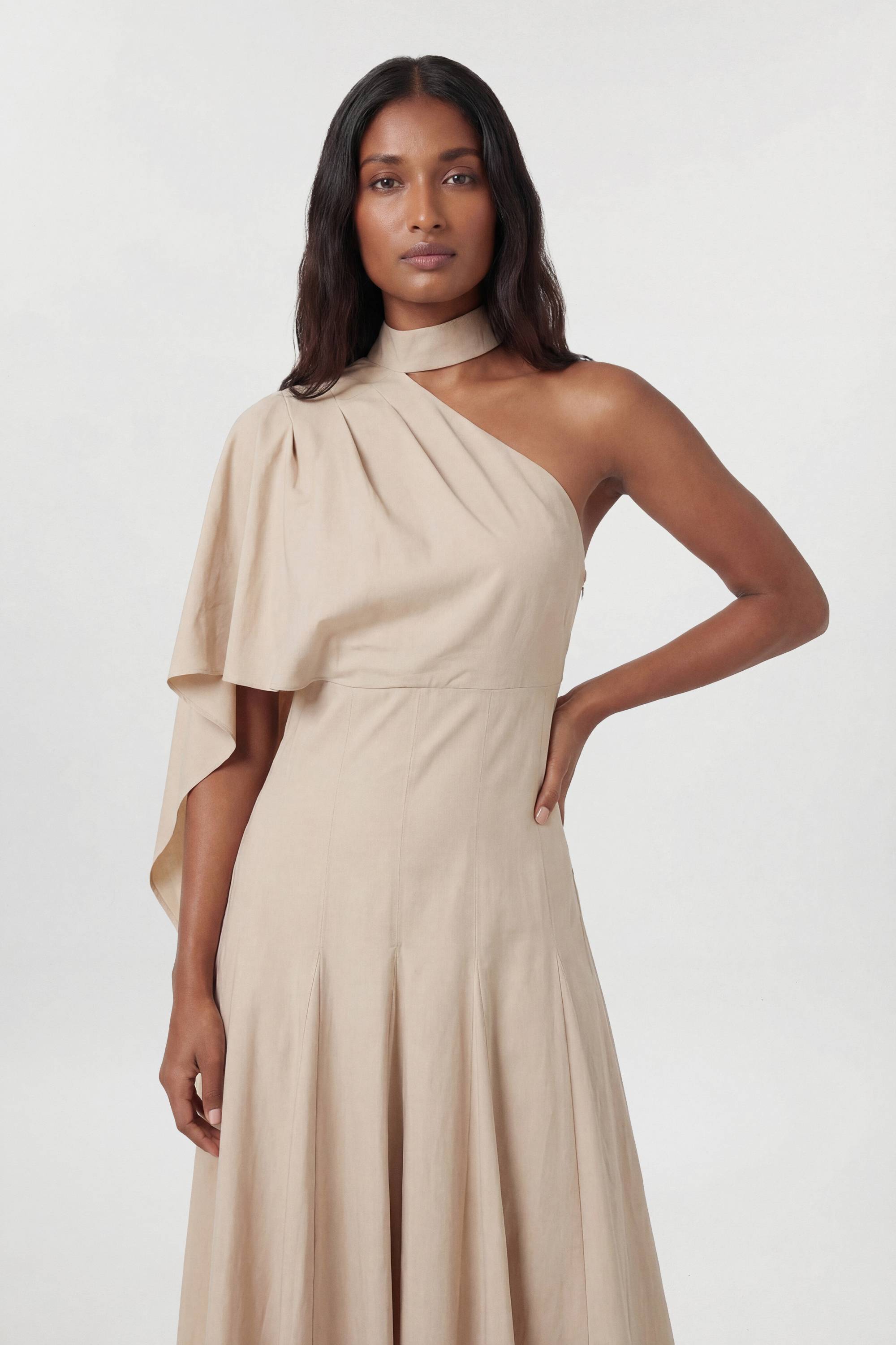 KarenMillen Robe Midi Premium Ajustée En Lin À Col Montant Et Épaule Asymétrique