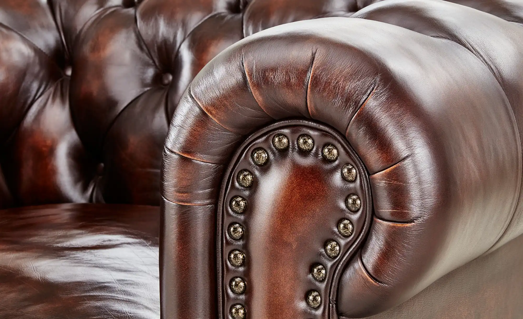 uno Ledersofa im Vintagelook Chesterfield