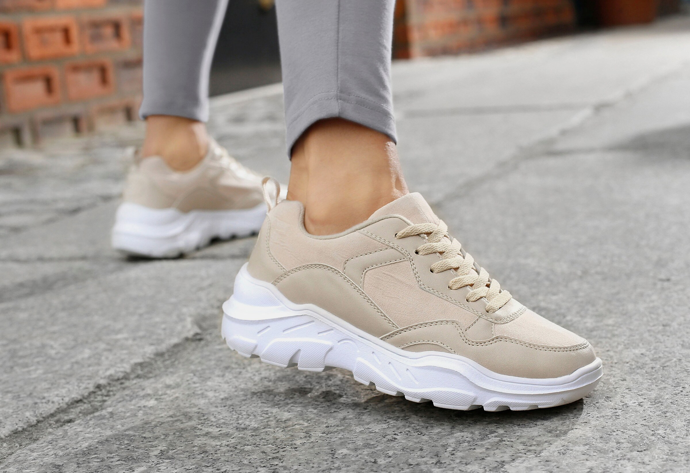 Sneaker