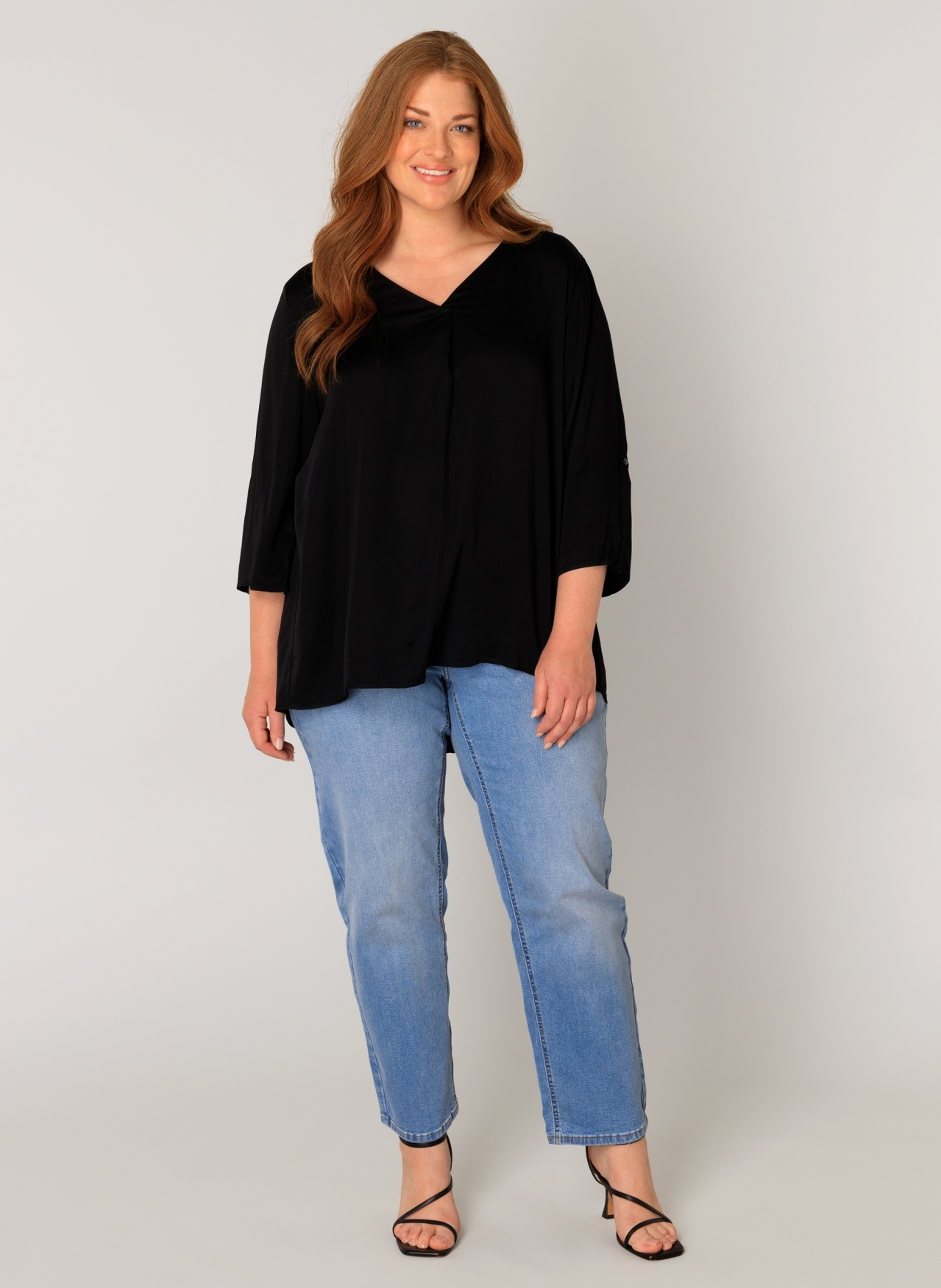 Base Level Curvy Shirtbluse »Yanina« mit V-Ausschnitt