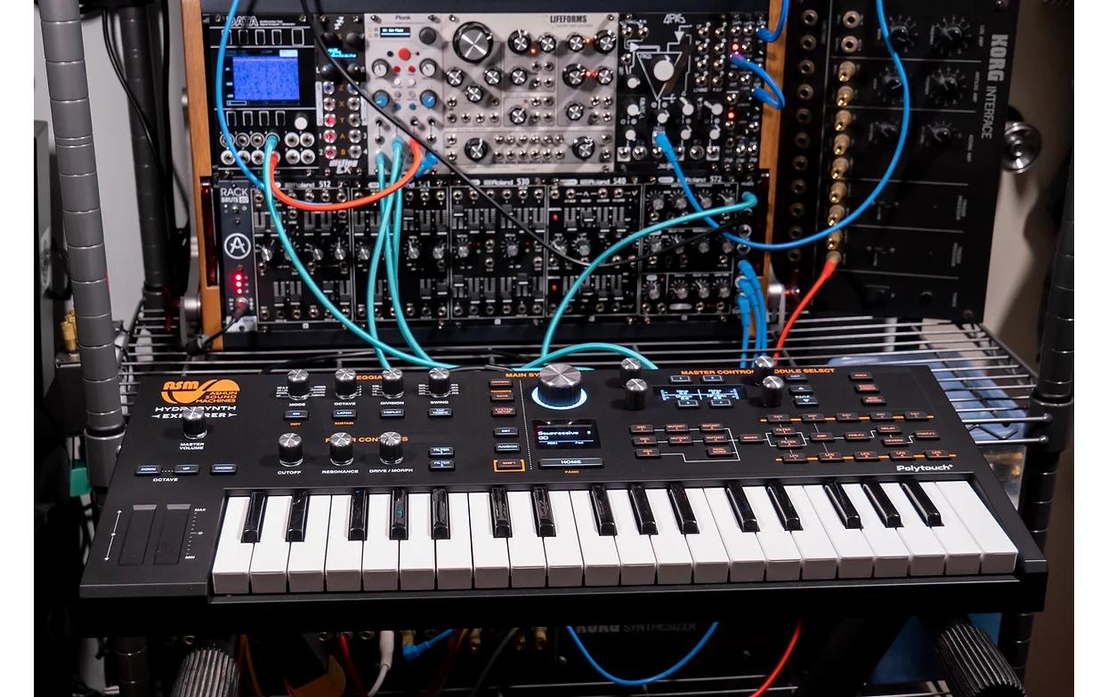 HYDRASYNTH Explorer<br>Halbgewichtetes Keyboard
