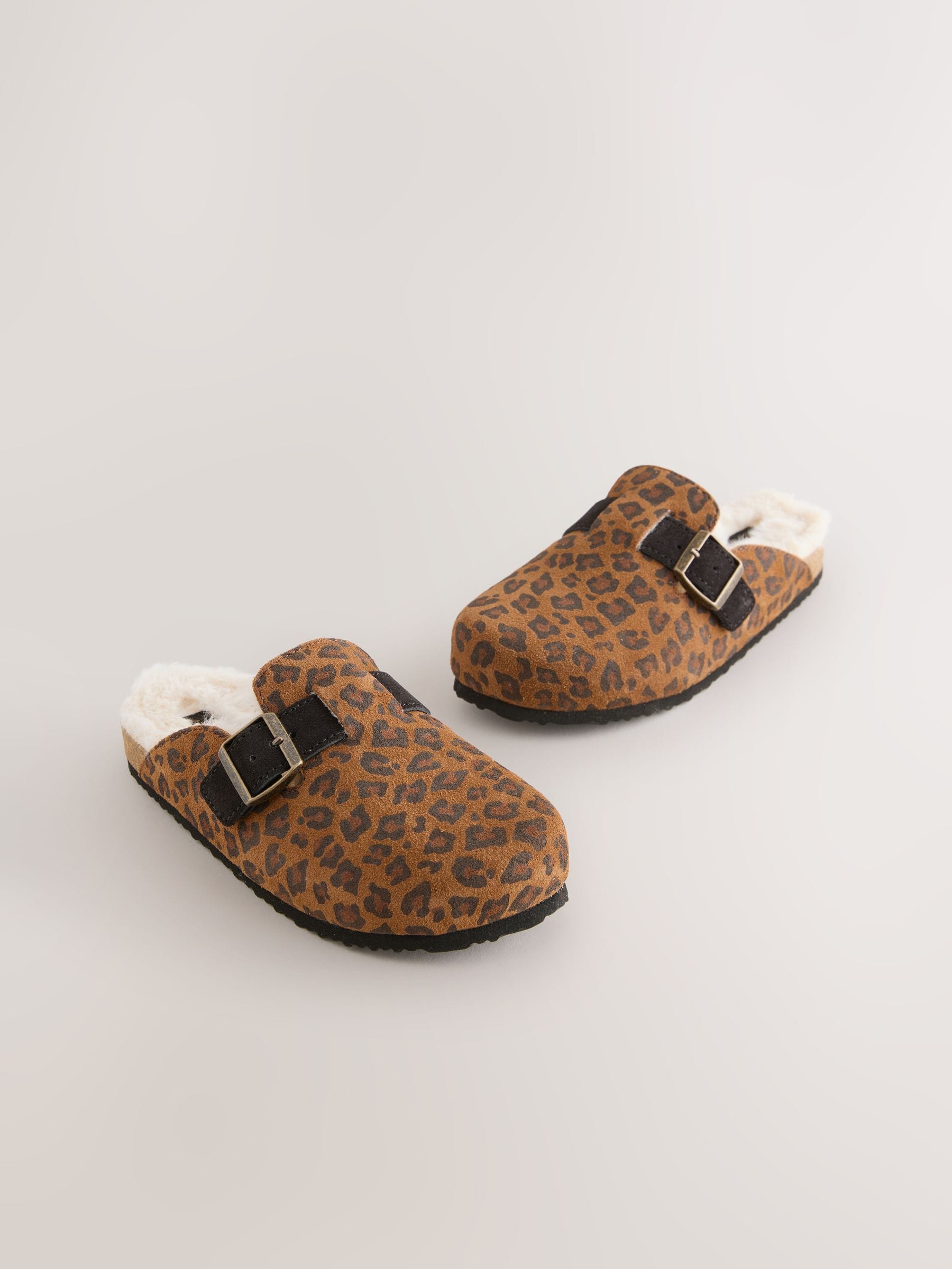 Bruin suède met luipaardprint - Slip-Ons Klompen