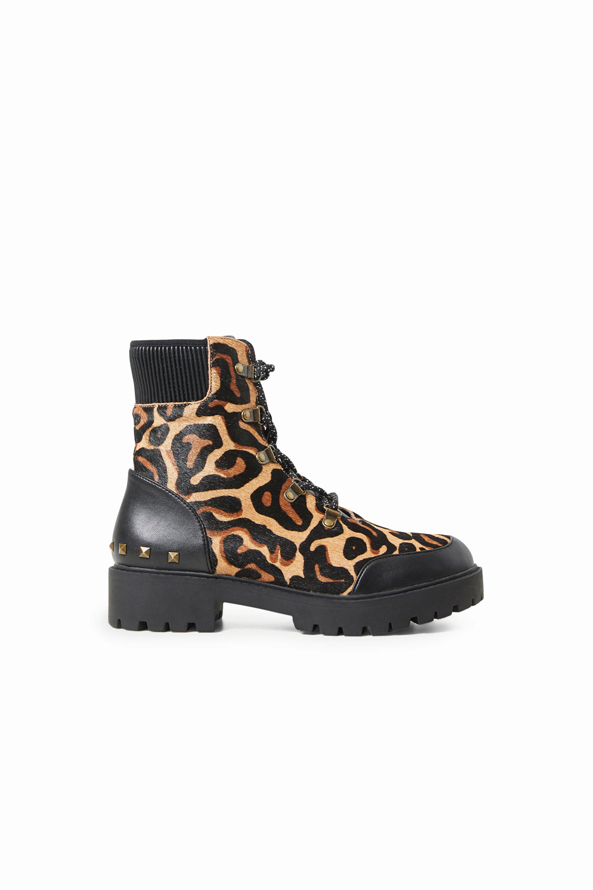 Bota de couro com estampa animal