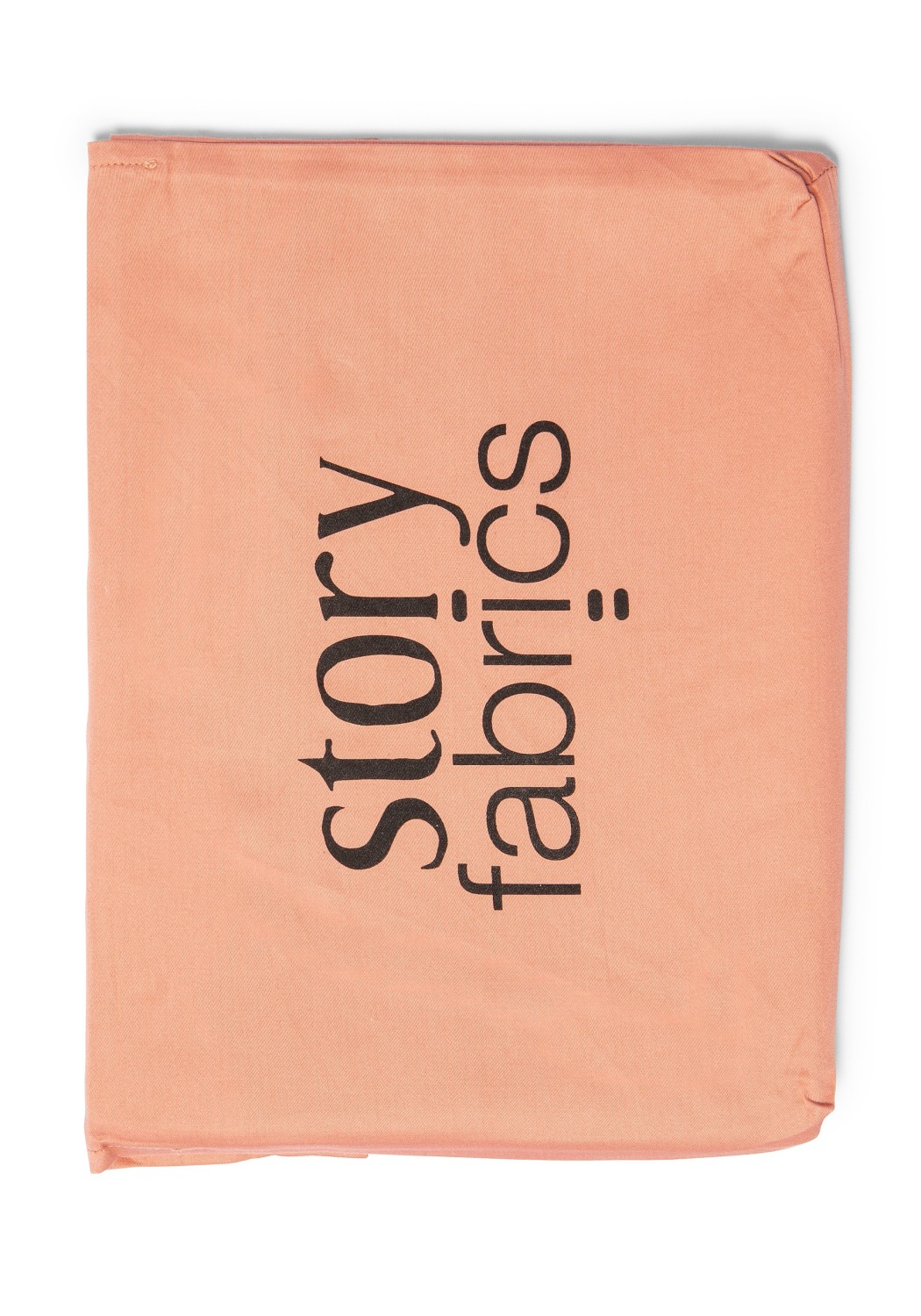 Storyfabrics Kissenbezug mit Kokosknöpfen Satin Terrakotta