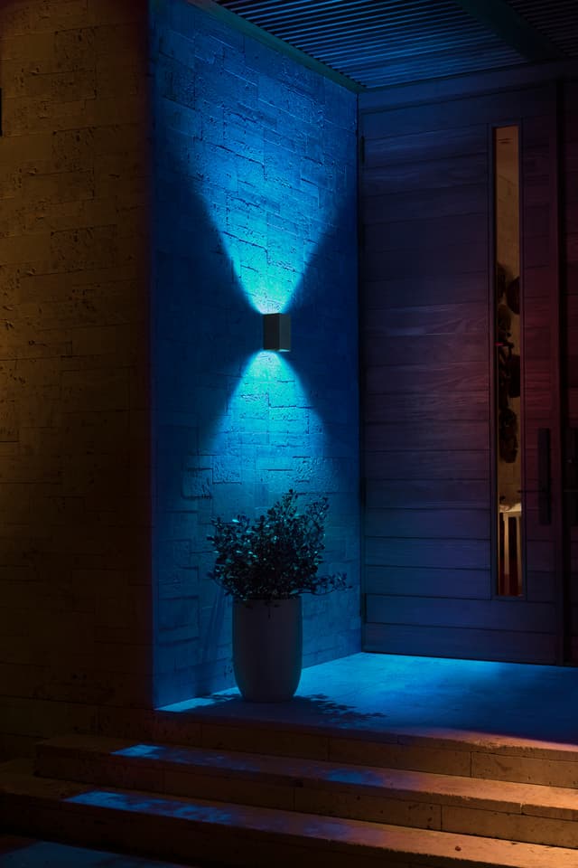 Philips Hue Resonate væglampe (sort)