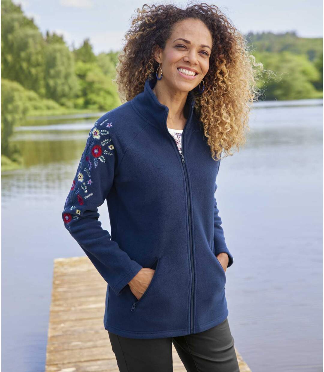 Veste Polaire Brodée de Fleurs