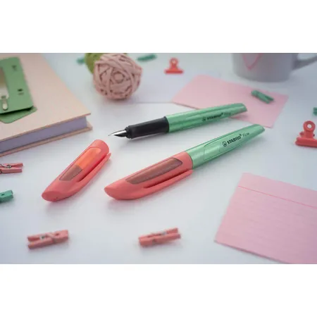 Füller - STABILO Flow COSMETIC in metallic grün/apricot - Einzelstift - inklusive Patrone