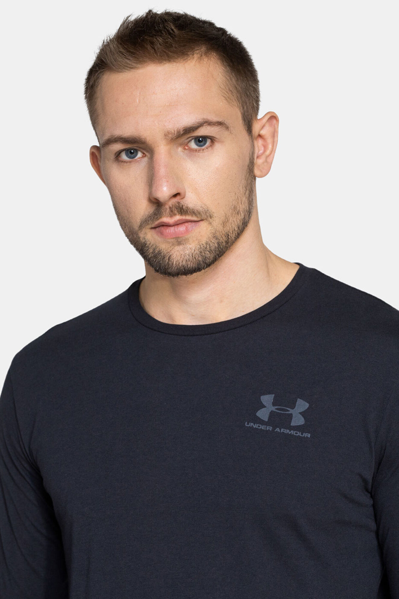 Camiseta de manga comprida com estampa no peito esquerdo - Preta