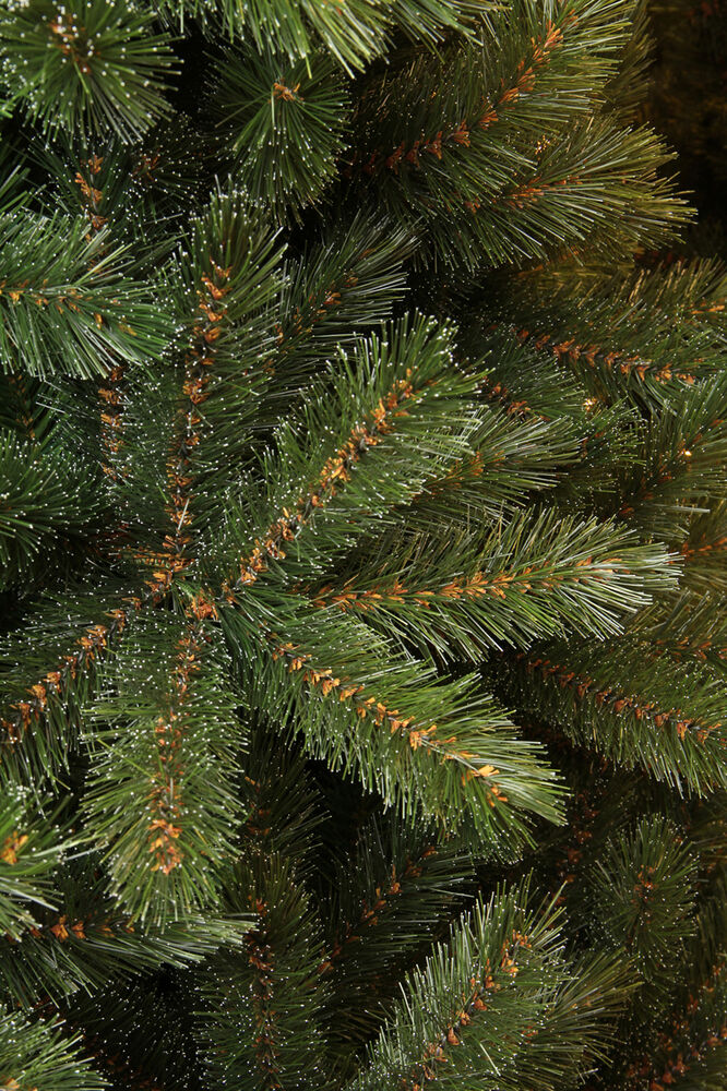 Triumph Tree Forest Frosted Pine - Kunstkerstboom - Groen - 230 cm