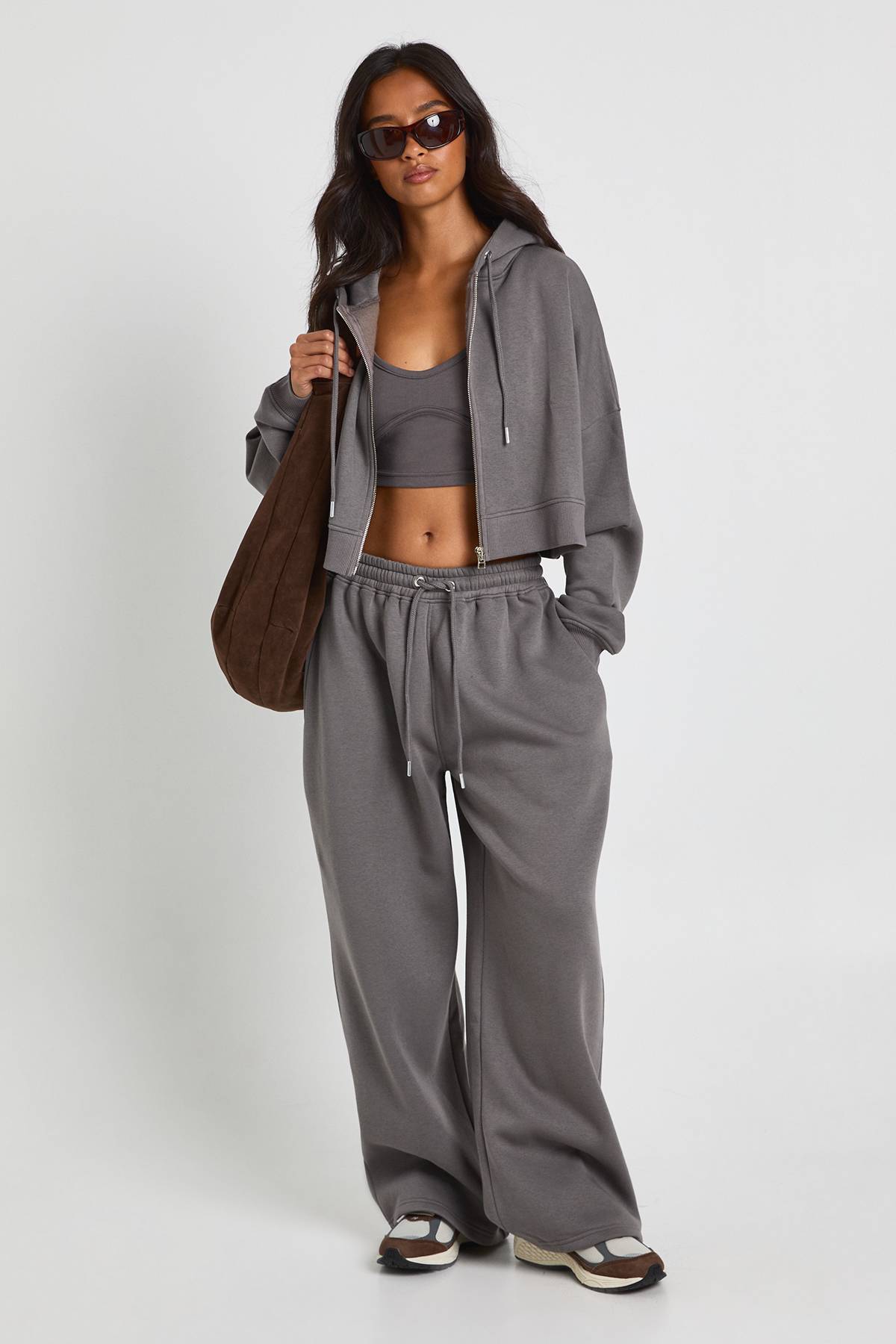 boohoo Ensemble de Jogging 3 Pièces à Casynthétiqueche avec Crop Top à Détails de Coutures Petite