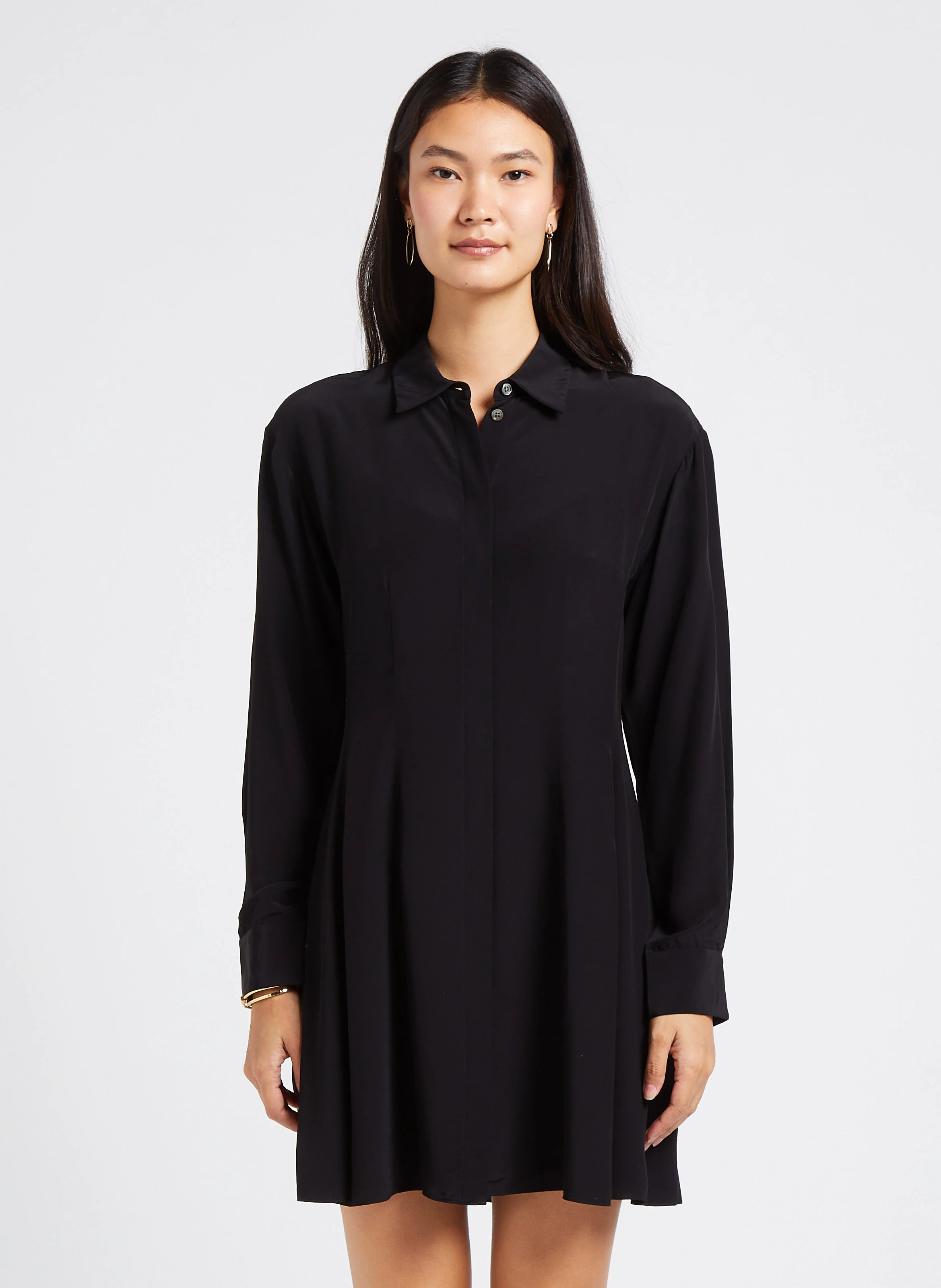 Robe col classique cintrée | Noir