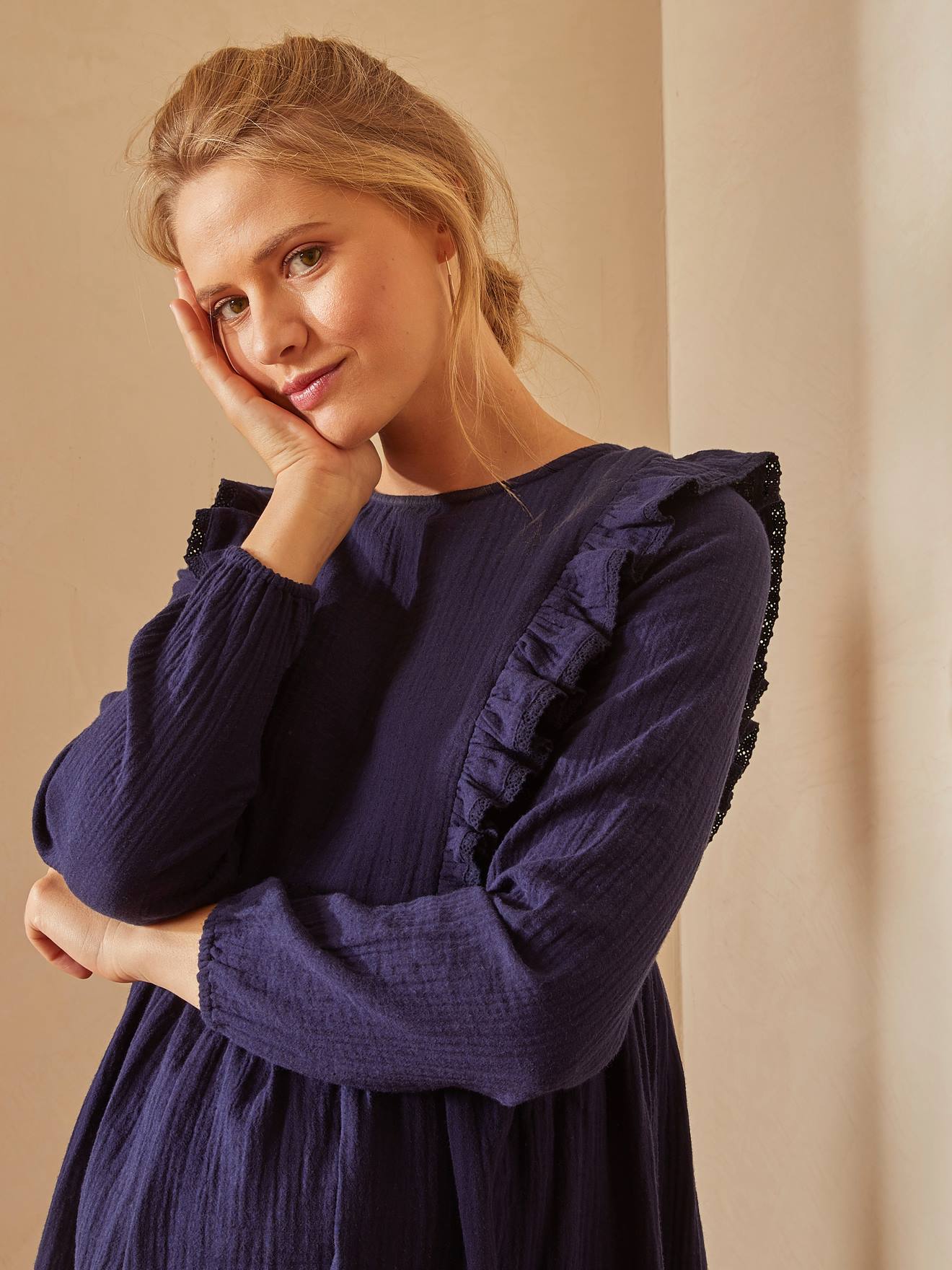 Vestido liso azul escuro de chiffon de algodão para gestantes e lactantes.