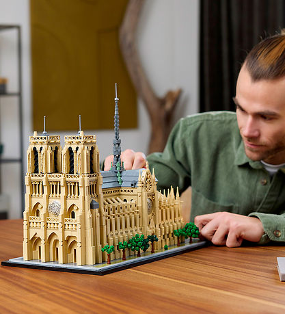 LEGO? Architecture - Notre-Dame de Paris 21061 - 4383 Dele