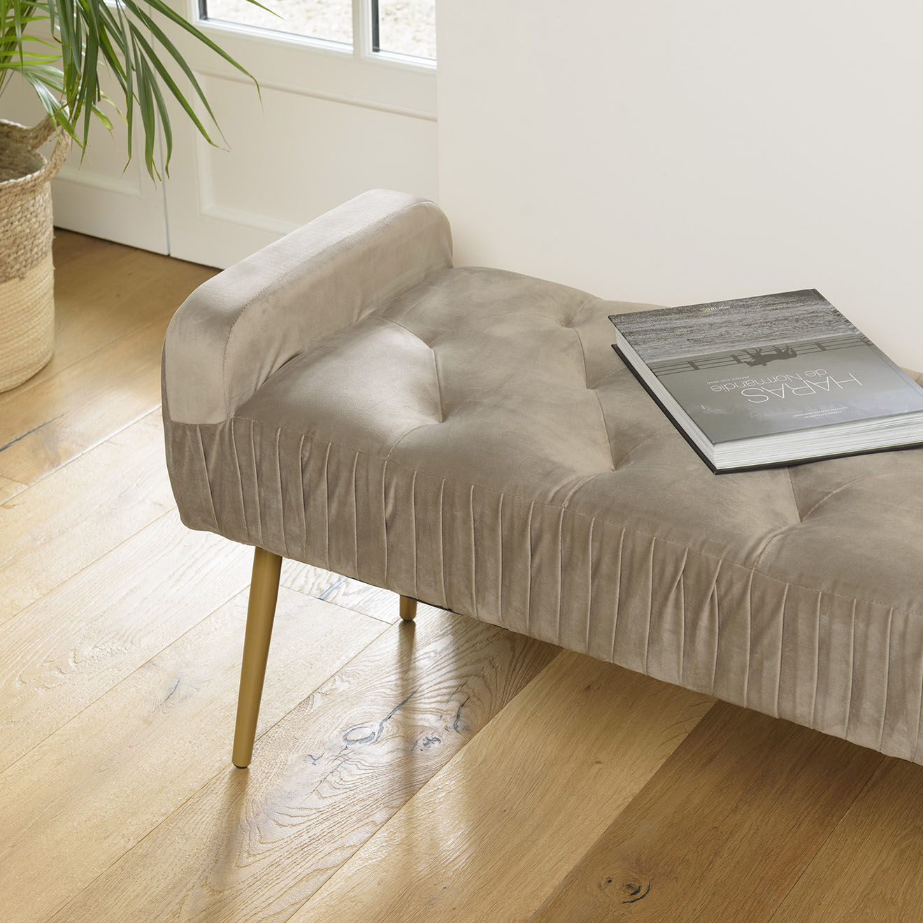 Macabane Banc de lit en velours Albane taupe - 103x40x53 cm
