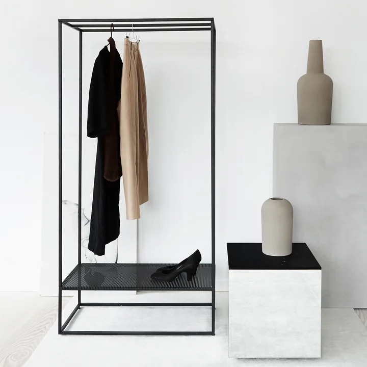 Kristina Dam Studio - Grid Garderobe, schwarz