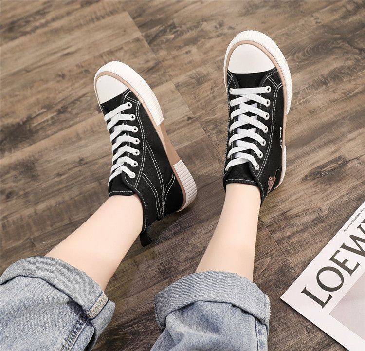Anjay - Geborduurde veterschoenen met hoge top
