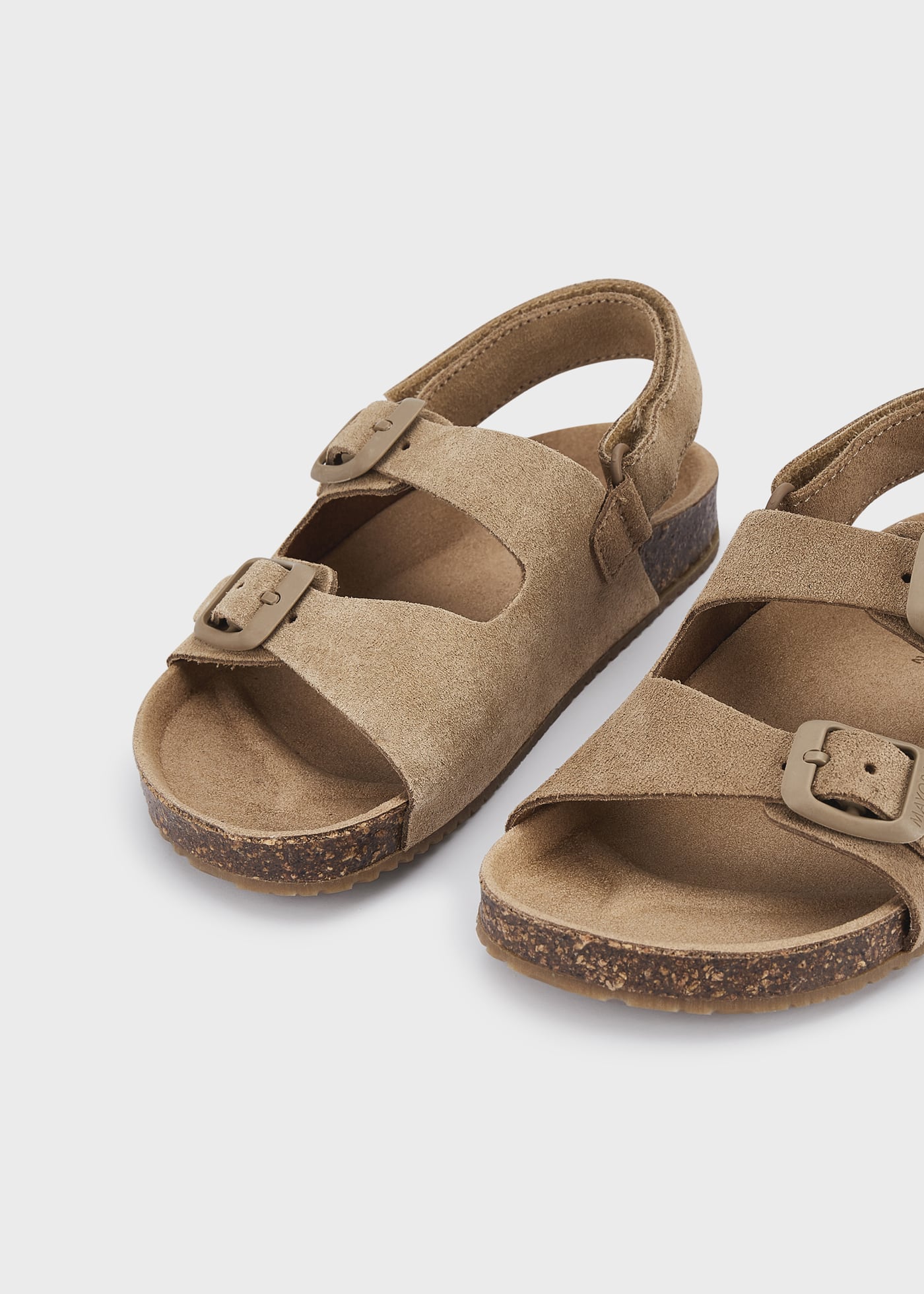 Sandália de couro com fecho triplo de velcro para meninos