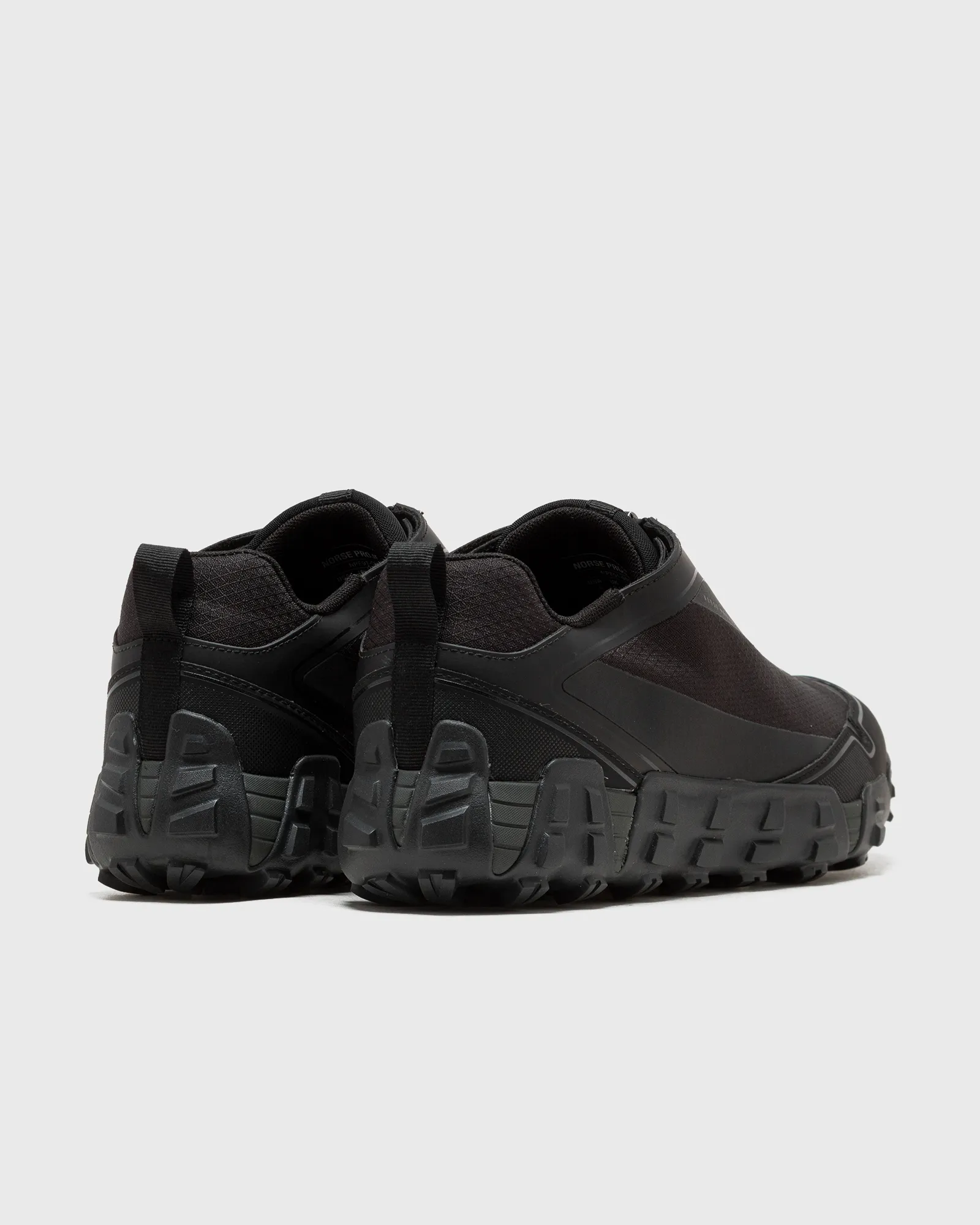 Norse Projects Zip Up Runner V04