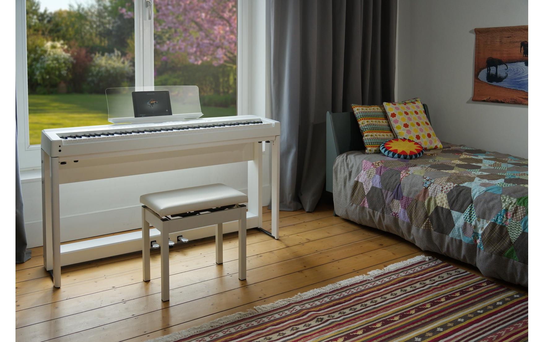 E-Piano ES-520 – Weiss<br>Digitalpiano mit Bluetooth-MIDI-Konnektivität und integrierten Lern- und Aufnahmefunktionen