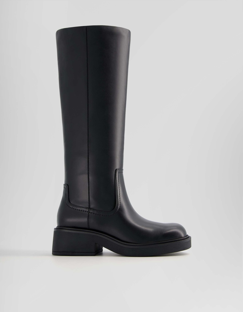 Botas básicas sem salto