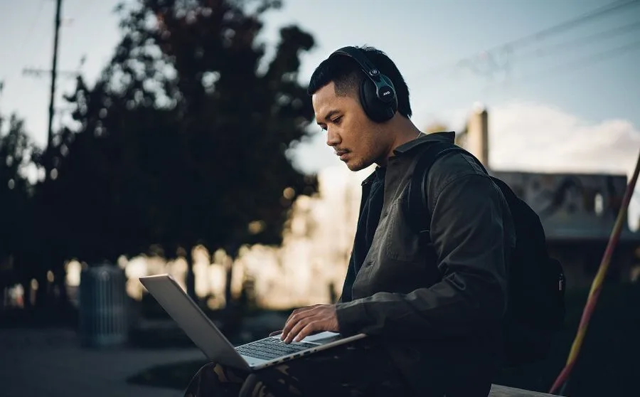AKG K371 BT Casques Bluetooth