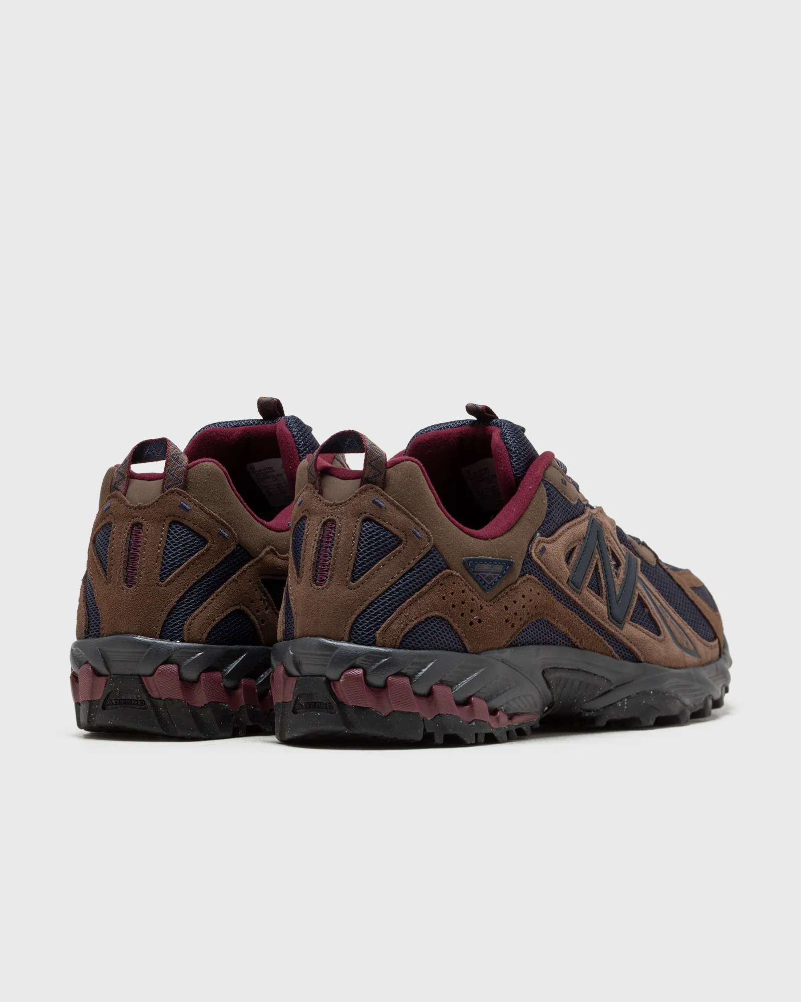 New Balance 610