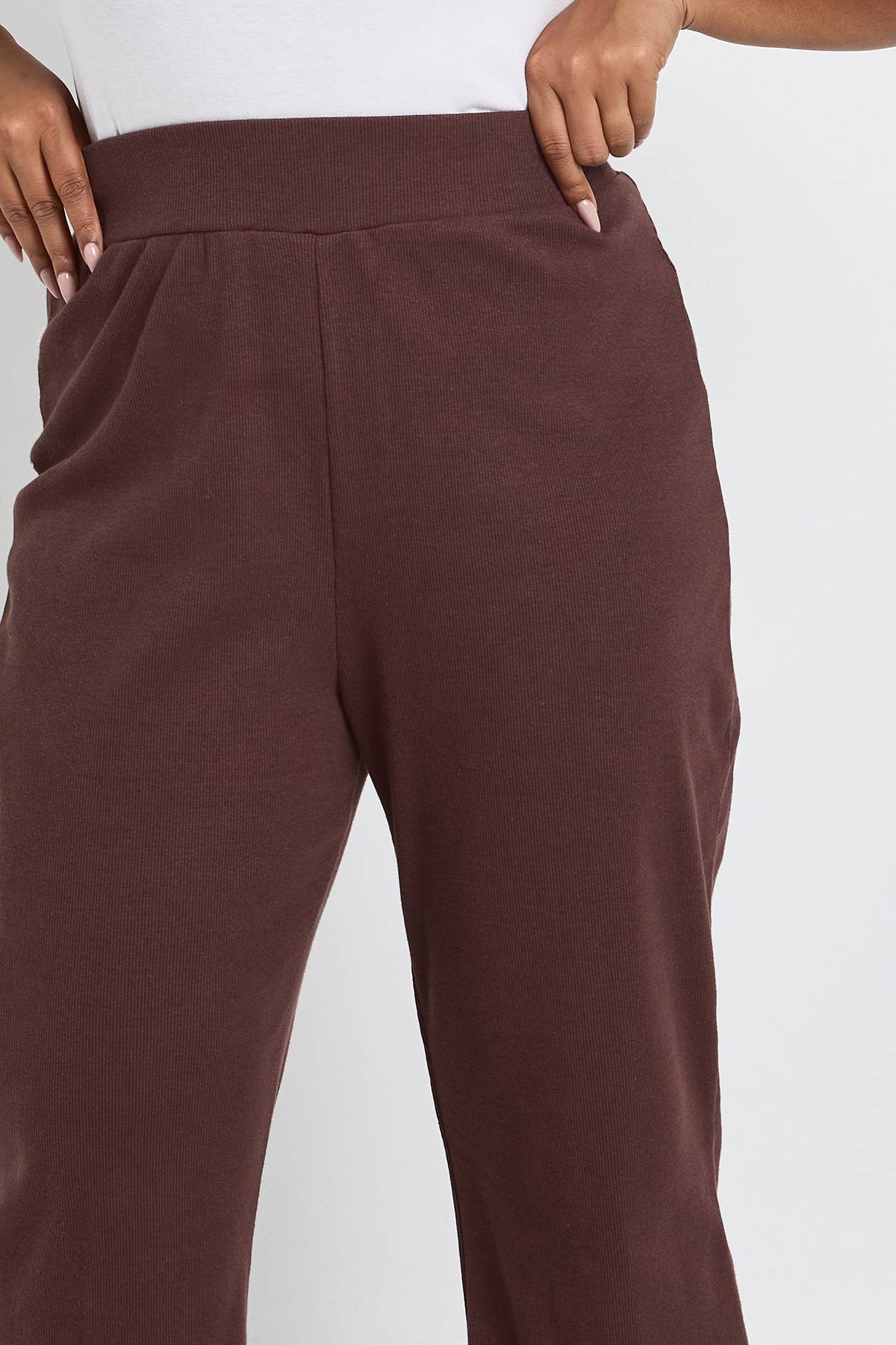 boohoo Legging basique côtelé évasé Plus
