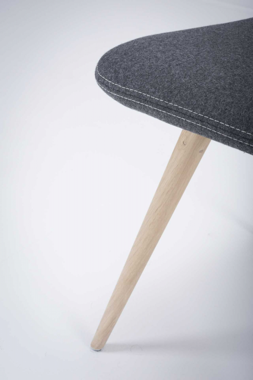 Gazzda Ena stoel whitewash Toledo Leather Nero