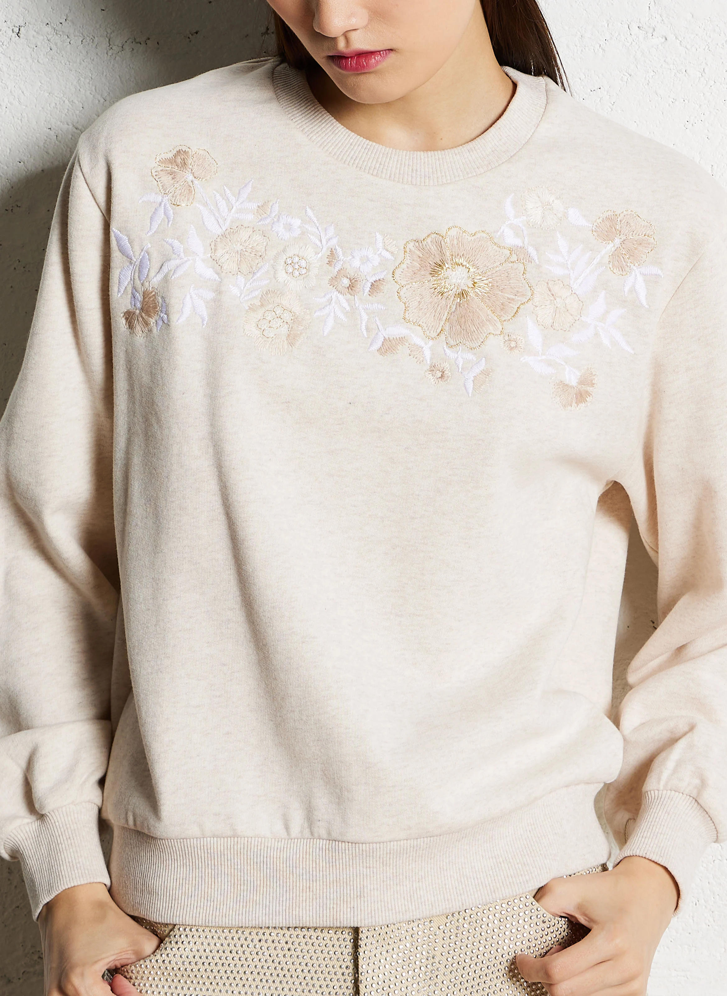 PETRA - Sweat col rond à broderie fleurie encoton bio | Beige